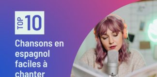 Top 10 des chansons en espagnol faciles à chanter. Fille avec un casque chantant avec un microphone.